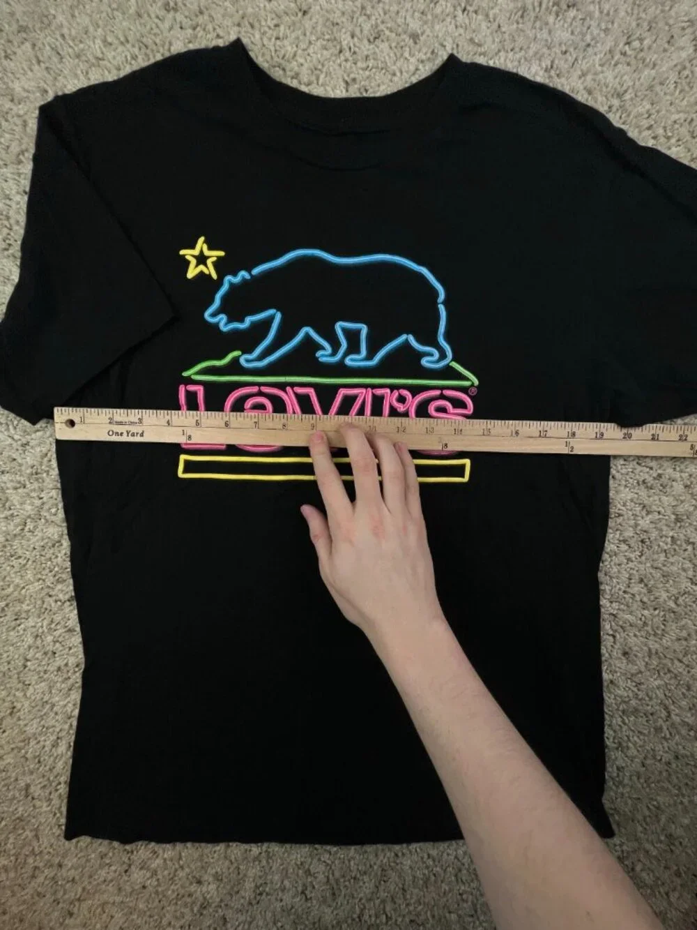 Levi's Mens Black Graphic T Shirt - Size Large Short Sleeve Bear California Logo
